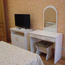 Номер стандарт семейный с 2 односпальными и 1 двуспальной кроватью