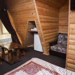 Номер стандарт с 1 двуспальной кроватью (мансарда)