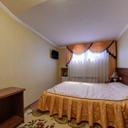 Парк-отель — e51b7071f49f40b4b6655509c8d0536c