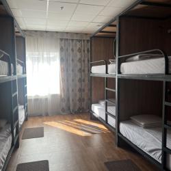 Кровать в 6-местном общем номере