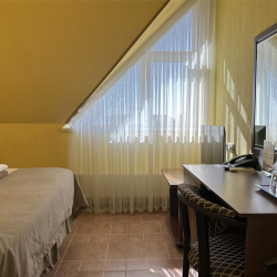 Номер стандарт эконом (мансарда)