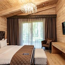 Шале Фэмили