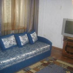 Номер стандарт с 1 двуспальной кроватью и диваном