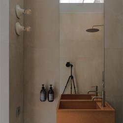 Residence #10 by Saga