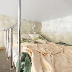 фото 24 Чей Чемодан на улице Марата