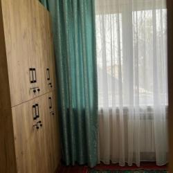 Кровать в 8-местном общем номере