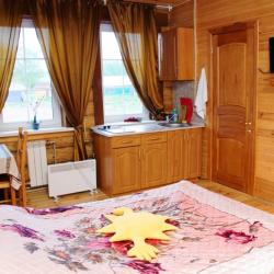 Номер стандарт с 1 односпальной и 1 двуспальной кроватью