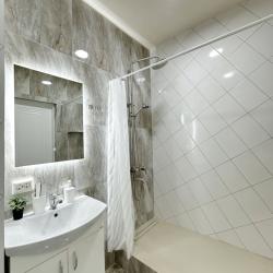 Фото Отель Просторная квартира с балконом