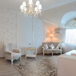 Номер полулюкс с 1 двуспальной кроватью №310