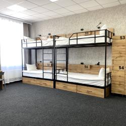 Кровать в 10-местном общем номере