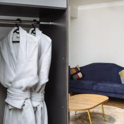 Номер люкс с двуспальной кроватью