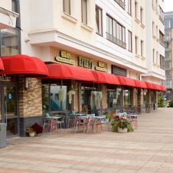 Фото Отель ApartmentFly (АпартментФлай) на улице Петра Ломако 14