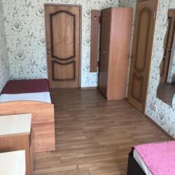 Номер стандарт с 1 односпальной и 1 двуспальной кроватью (с полупансионом)