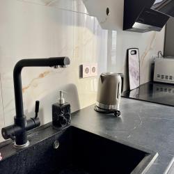 Фото Апартаменты на улице Октябрьская 181/2 корпус 3