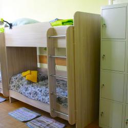 Кровать в 8-местном общем номере