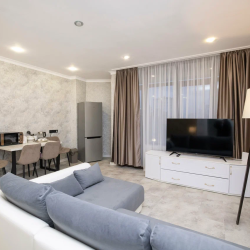 4-местная комната студия с балконом