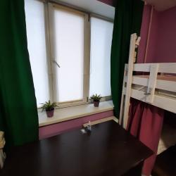 Кровать в женском 6-местном номере (удобства на этаже)