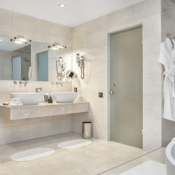 2-комнатный номер люкс комфорт с 1 двуспальной кроватью