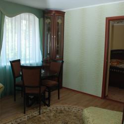Люкс (гостиная, обеденная зона, спальня)