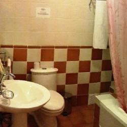 2-местный номер стандарт с 1 двуспальной кроватью (с завтраком)