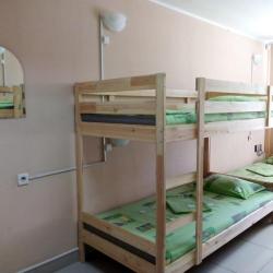 Кровать в женском номере c 4 двухъярусными кроватями (удобства общие)