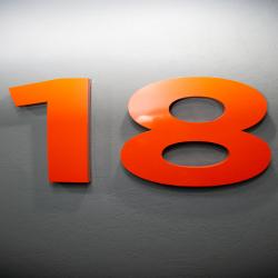 4 - х местный мужской номер с двухъярусными деревянными кроватями, №18