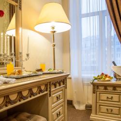 Love Suite с большой джакузи и видом на набережную