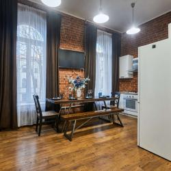 Фото Отель FlatStay Мойки 82| Трёшка у Исаакиевского собора в стиле Лофт, с просторной гостиной и 2-м ярусом
