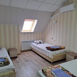 Номер улучшенный с 3 односпальными кроватями (мансарда)