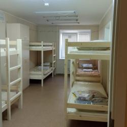 Кровать в 8-местном общем номере (общие удобства)