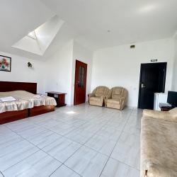 4-местный 1-комнатный номер комфорт улучшенный с 2 односпальными кроватями