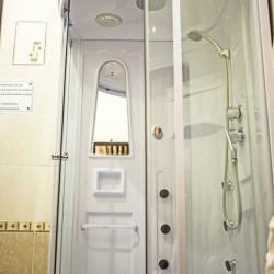 Номер люкс с 1 двуспальной кроватью