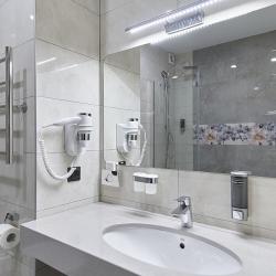 Номер стандарт с 1 двуспальной кроватью