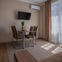 4-местные апартаменты улучшенные с балконом