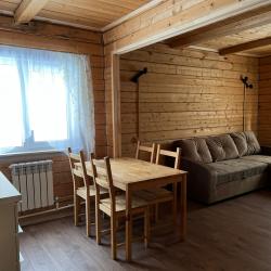 Дом из бруса летний c 1 двуспальной кроватью
