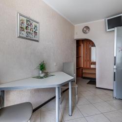 Фото Апартаменты на улице Меридианная 13