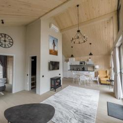 Фото Отель BarnHouse Village (БарнХаус Виллэдж)