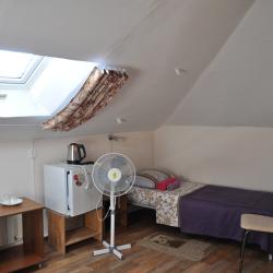 Номер эконом с 2 односпальными кроватями (общие удобства, мансарда)