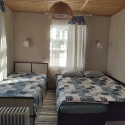 Комната эконом с 1 односпальной и 1 двуспальной кроватью