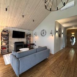 Фото Отель BarnHouse Village (БарнХаус Виллэдж)