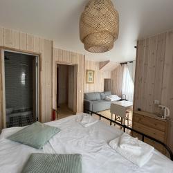 Номер стандарт с 1 двуспальной кроватью (1 этаж, дом №5)