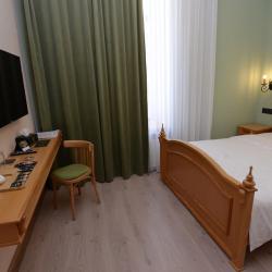 Номер стандарт с 1 двуспальной кроватью