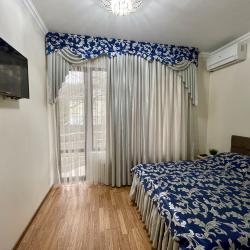 Комната стандарт с 1 двуспальной кроватью и балконом