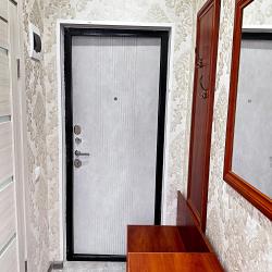 Номер полулюкс комфорт с 1 односпальной и 1 двуспальной кроватью