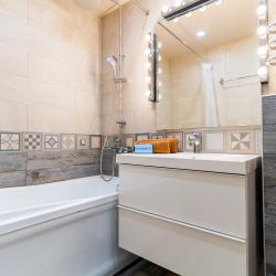 Фото Отель LetoApart (ЛетоАпарт) на улице Суворовская 77-312