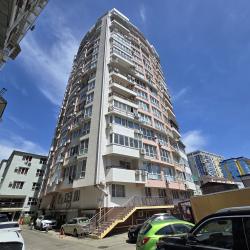 Фото Отель Просторная трехкомнатная квартира с видом на море!