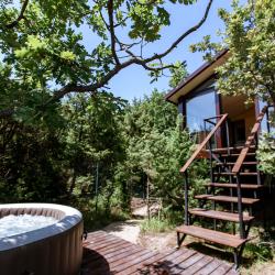 Домик с джакузи