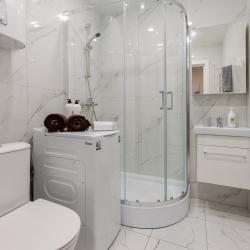 Фото Апартаменты на улице Николая Баженова 2а