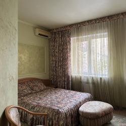 2-местный номер эконом стандарт с 1 двуспальной кроватью