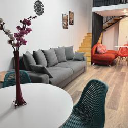 3-комнатные апартаменты студия г. Коломна, ул. Девичье поле, дом 10А, кв. 13 (мансарда)